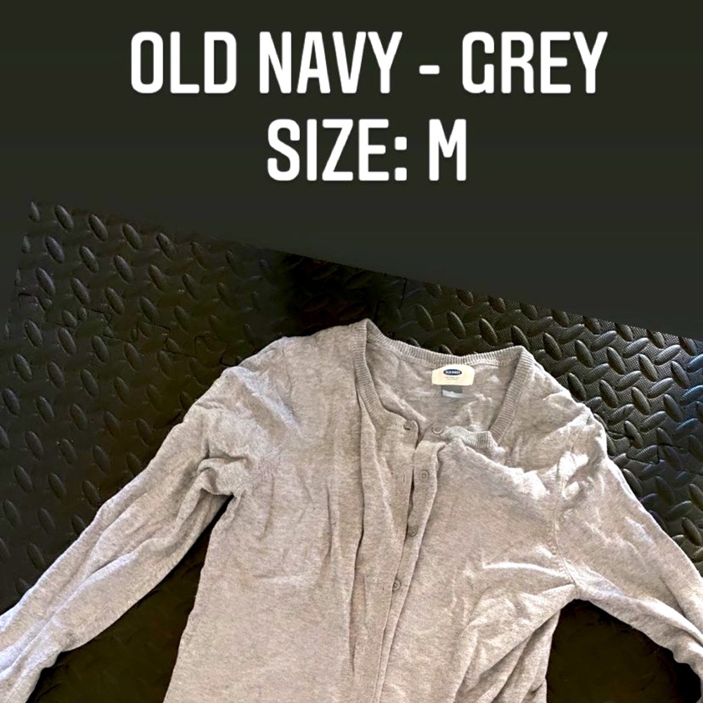 Old Navy - Grey buttons Cardigan